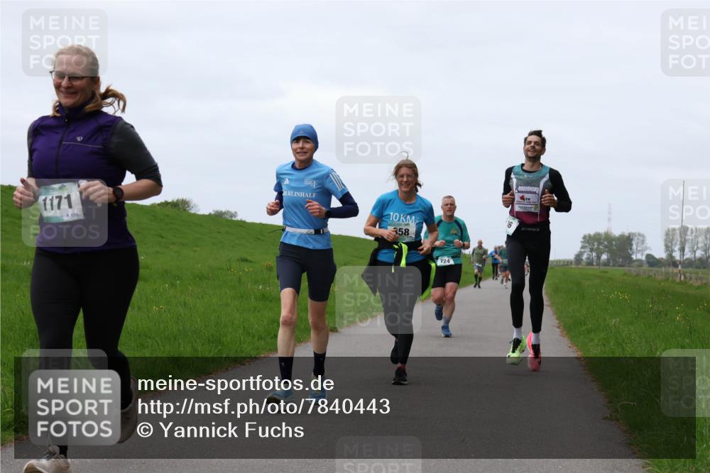 04.05.2025 - 8. Wedeler Halbmarathon Yannick Fuchs http://msf.ph/oto/7840443 04.05.2025 11:27:06 Laufen 135, 1171, 10, 358, 724 meine-sportfotos.de