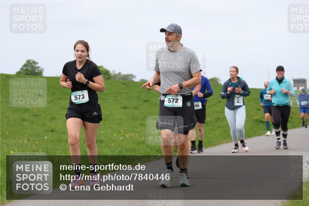 04.05.2025 - 8. Wedeler Halbmarathon Lena Gebhardt http://msf.ph/oto/7840446 04.05.2025 11:48:38 Laufen 573, 572, 30, 529, 943 meine-sportfotos.de