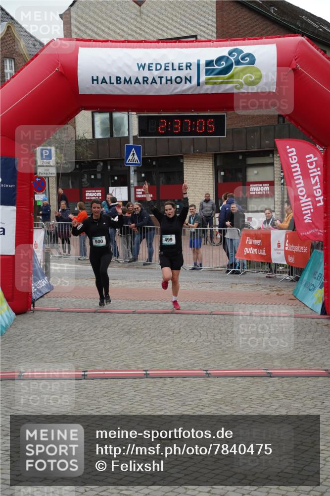 04.05.2025 - 8. Wedeler Halbmarathon Felixshl http://msf.ph/oto/7840475 04.05.2025 12:37:02 Ziel 75, 76, 499, 500 meine-sportfotos.de
