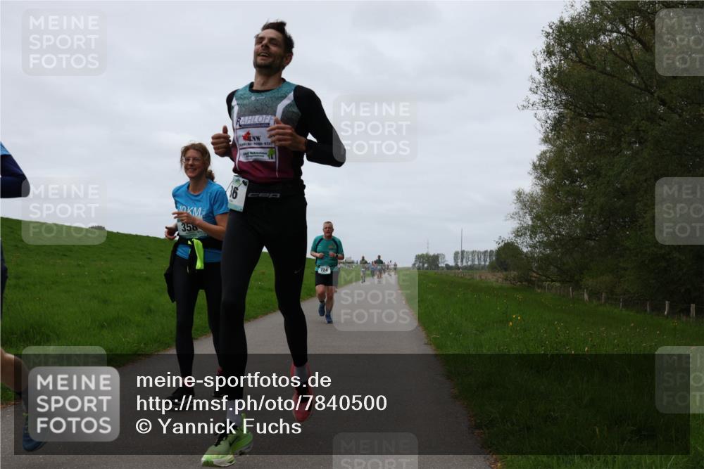 04.05.2025 - 8. Wedeler Halbmarathon Yannick Fuchs http://msf.ph/oto/7840500 04.05.2025 11:27:09 Laufen 10, 358, 36, 724 meine-sportfotos.de