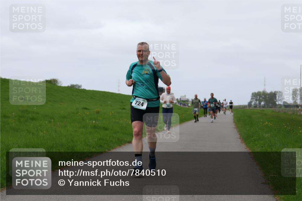 04.05.2025 - 8. Wedeler Halbmarathon Yannick Fuchs http://msf.ph/oto/7840510 04.05.2025 11:27:09 Laufen 724 meine-sportfotos.de