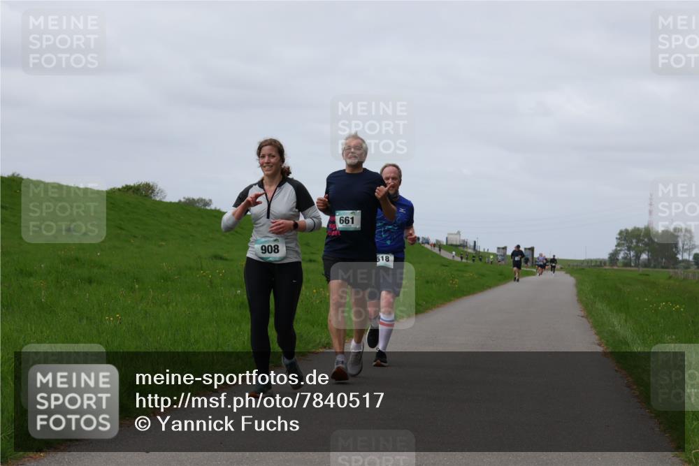 04.05.2025 - 8. Wedeler Halbmarathon Yannick Fuchs http://msf.ph/oto/7840517 04.05.2025 11:47:51 Laufen 908, 661, 518 meine-sportfotos.de