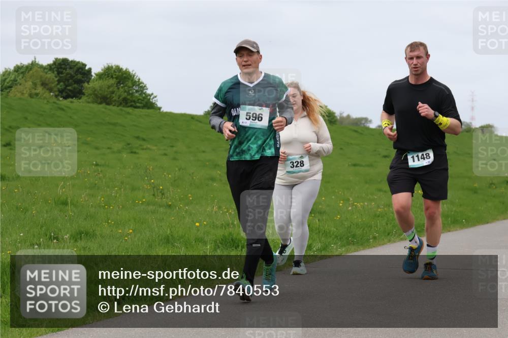 04.05.2025 - 8. Wedeler Halbmarathon Lena Gebhardt http://msf.ph/oto/7840553 04.05.2025 11:49:10 Laufen 596, 328, 1148, 50 meine-sportfotos.de