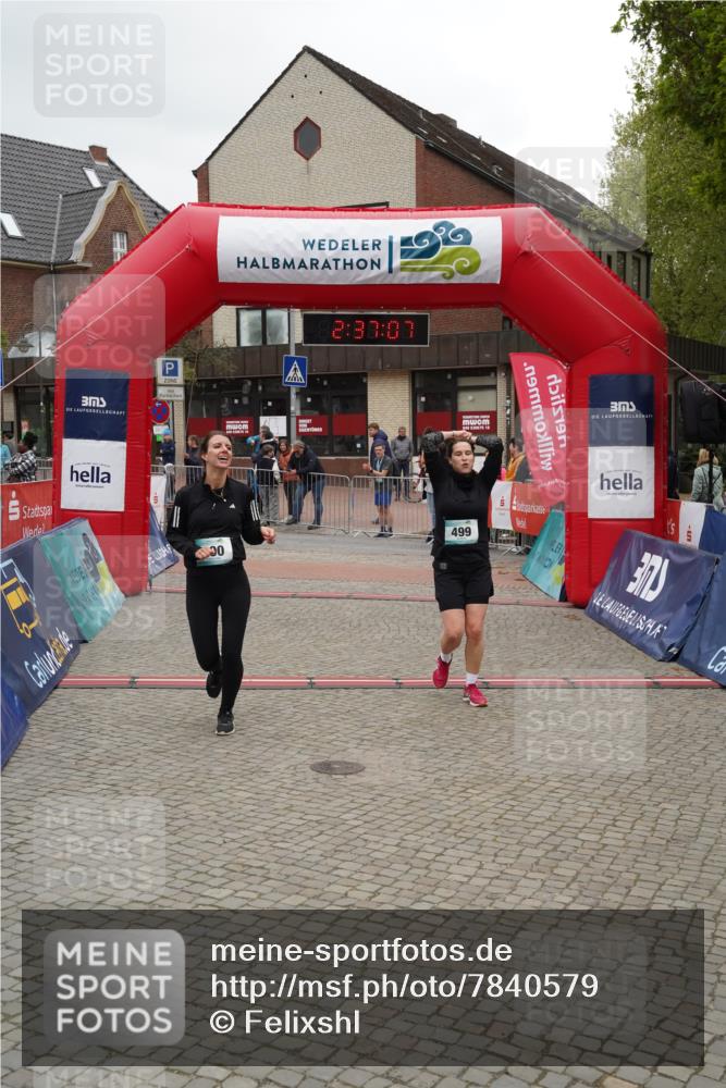 04.05.2025 - 8. Wedeler Halbmarathon Felixshl http://msf.ph/oto/7840579 04.05.2025 12:37:05 Ziel 499, 500 meine-sportfotos.de