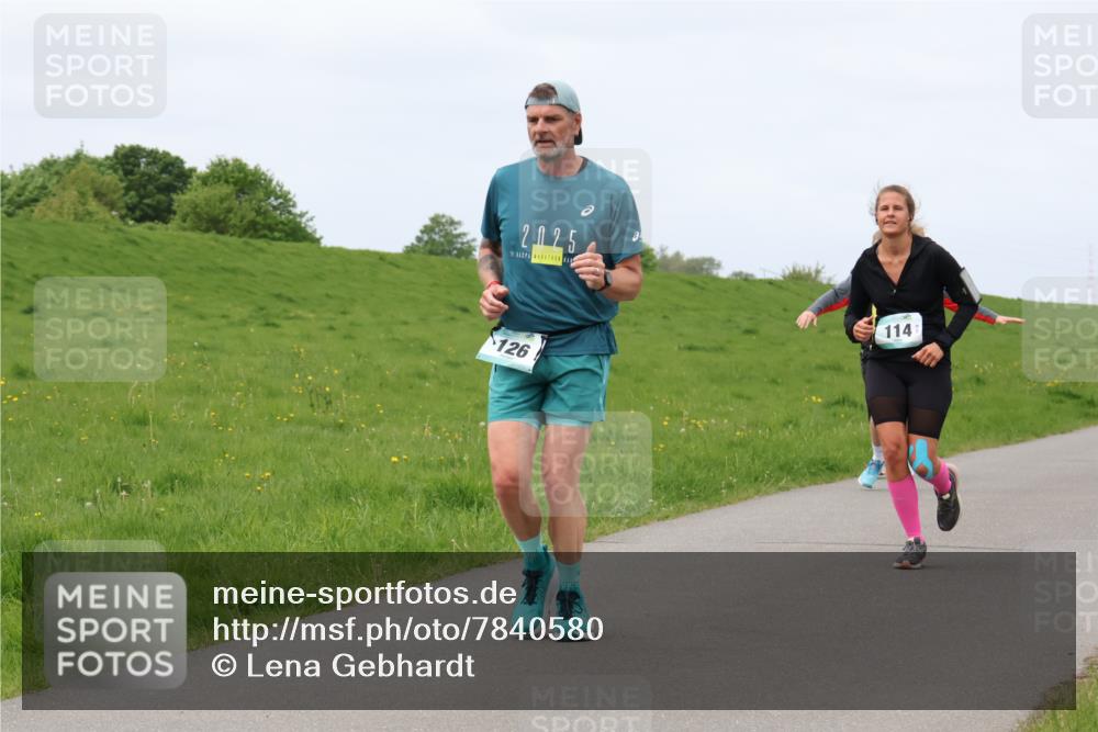 04.05.2025 - 8. Wedeler Halbmarathon Lena Gebhardt http://msf.ph/oto/7840580 04.05.2025 11:49:15 Laufen 2025, 126, 114 meine-sportfotos.de