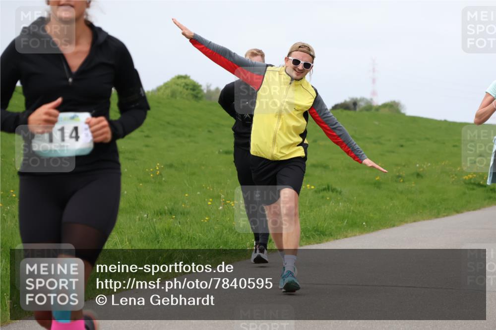 04.05.2025 - 8. Wedeler Halbmarathon Lena Gebhardt http://msf.ph/oto/7840595 04.05.2025 11:49:18 Laufen 114 meine-sportfotos.de
