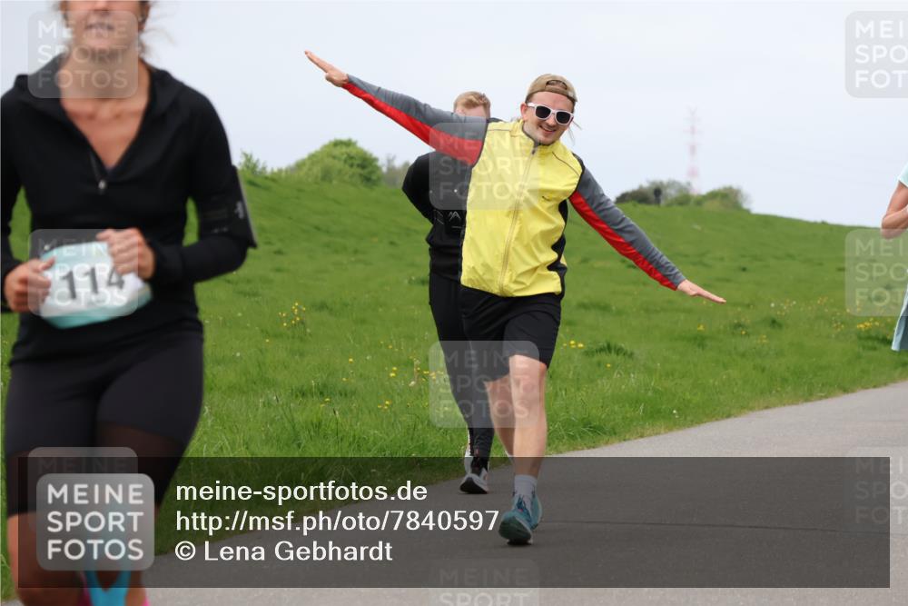 04.05.2025 - 8. Wedeler Halbmarathon Lena Gebhardt http://msf.ph/oto/7840597 04.05.2025 11:49:18 Laufen 114 meine-sportfotos.de