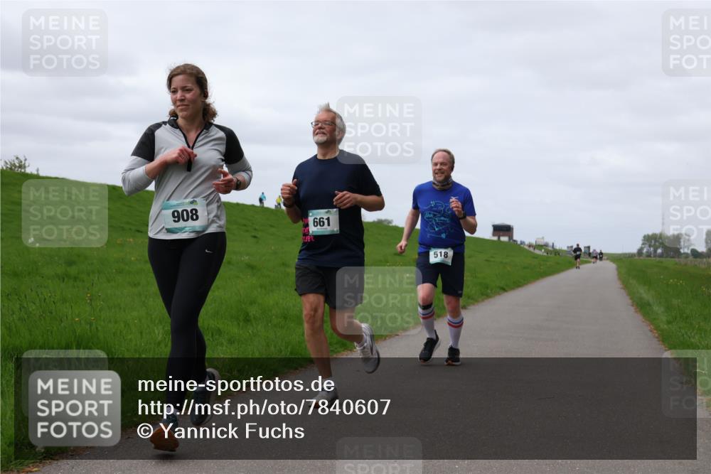 04.05.2025 - 8. Wedeler Halbmarathon Yannick Fuchs http://msf.ph/oto/7840607 04.05.2025 11:47:53 Laufen 908, 661, 518 meine-sportfotos.de