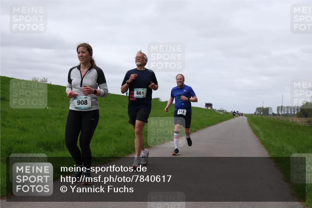 04.05.2025 - 8. Wedeler Halbmarathon Yannick Fuchs http://msf.ph/oto/7840617 04.05.2025 11:47:53 Laufen 908, 661, 518 meine-sportfotos.de
