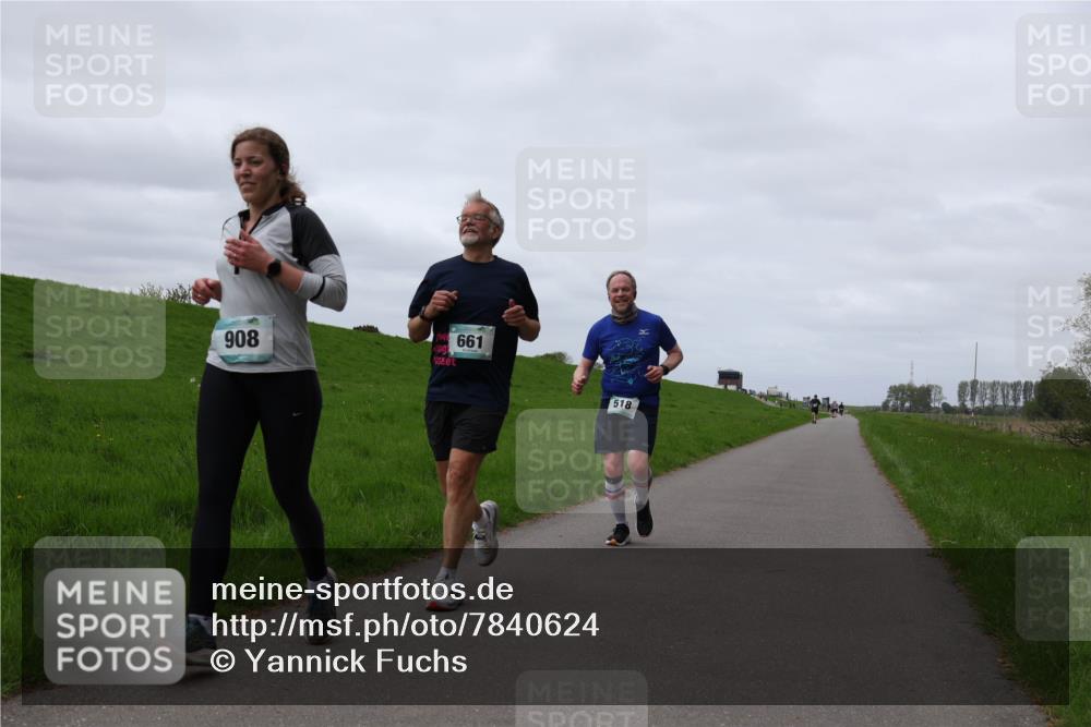 04.05.2025 - 8. Wedeler Halbmarathon Yannick Fuchs http://msf.ph/oto/7840624 04.05.2025 11:47:54 Laufen 908, 661, 518 meine-sportfotos.de