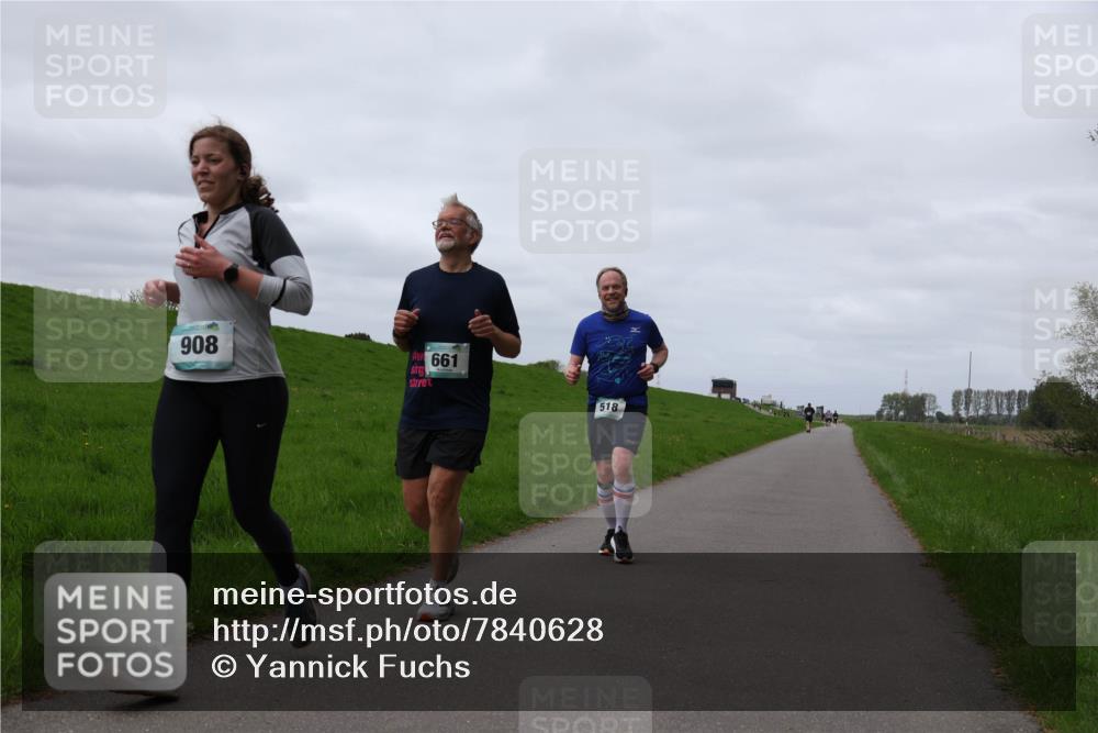 04.05.2025 - 8. Wedeler Halbmarathon Yannick Fuchs http://msf.ph/oto/7840628 04.05.2025 11:47:54 Laufen 908, 661, 518 meine-sportfotos.de