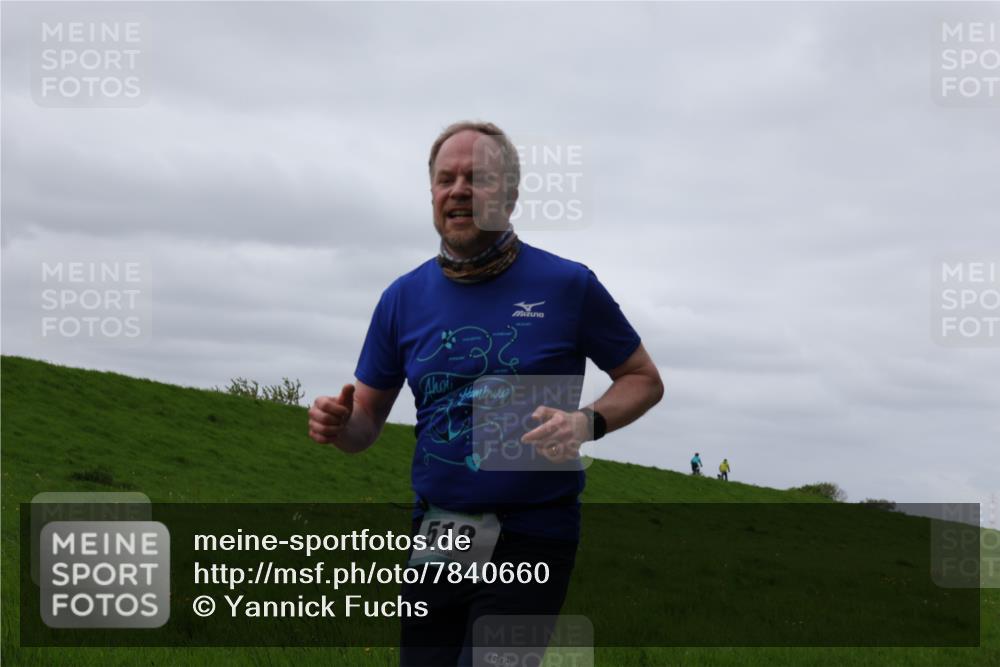 04.05.2025 - 8. Wedeler Halbmarathon Yannick Fuchs http://msf.ph/oto/7840660 04.05.2025 11:47:55 Laufen 36, 518 meine-sportfotos.de