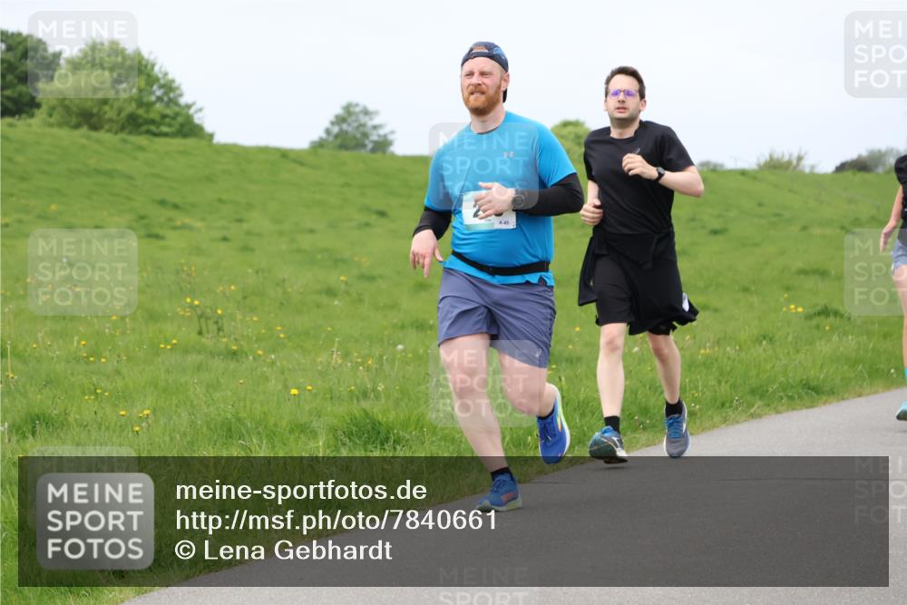 04.05.2025 - 8. Wedeler Halbmarathon Lena Gebhardt http://msf.ph/oto/7840661 04.05.2025 11:49:36 Laufen 45 meine-sportfotos.de