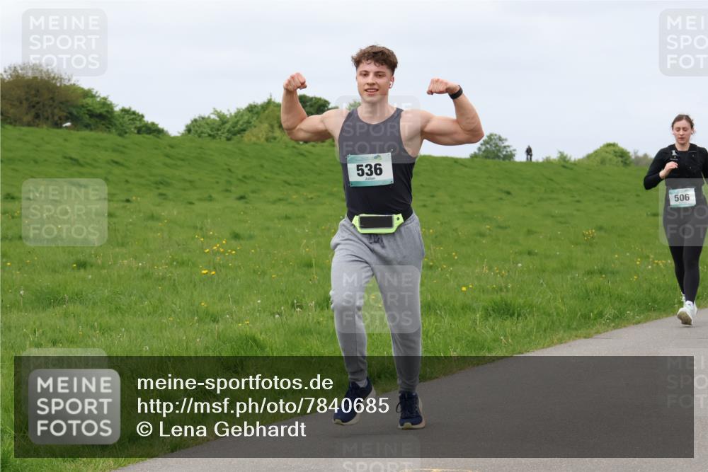04.05.2025 - 8. Wedeler Halbmarathon Lena Gebhardt http://msf.ph/oto/7840685 04.05.2025 11:49:45 Laufen 536, 506 meine-sportfotos.de