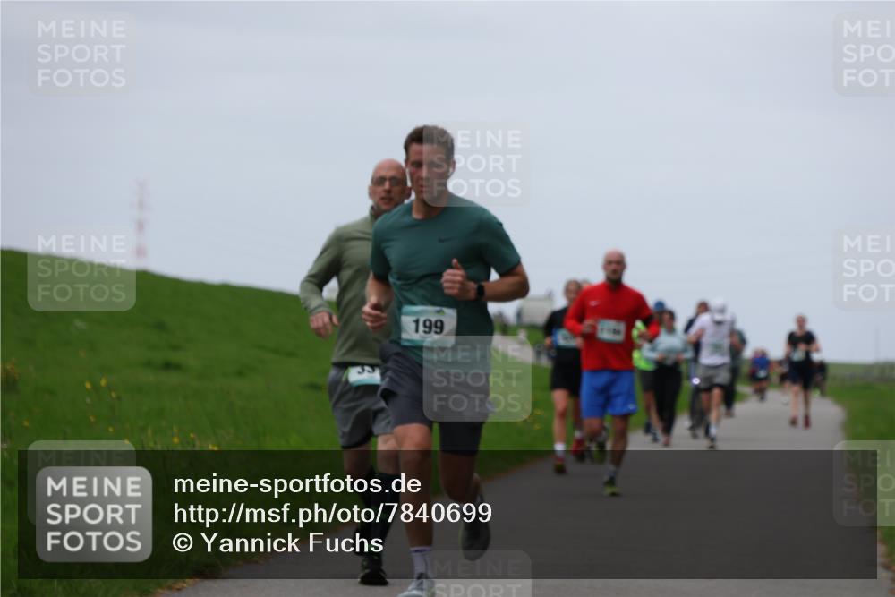 04.05.2025 - 8. Wedeler Halbmarathon Yannick Fuchs http://msf.ph/oto/7840699 04.05.2025 11:27:18 Laufen 199 meine-sportfotos.de