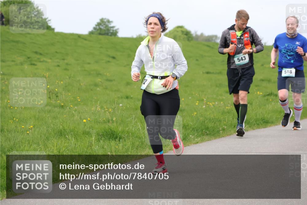 04.05.2025 - 8. Wedeler Halbmarathon Lena Gebhardt http://msf.ph/oto/7840705 04.05.2025 11:49:54 Laufen 543, 518 meine-sportfotos.de