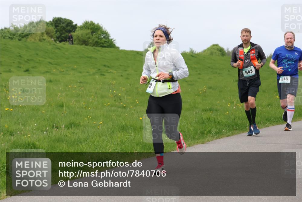 04.05.2025 - 8. Wedeler Halbmarathon Lena Gebhardt http://msf.ph/oto/7840706 04.05.2025 11:49:55 Laufen 12, 543, 518 meine-sportfotos.de