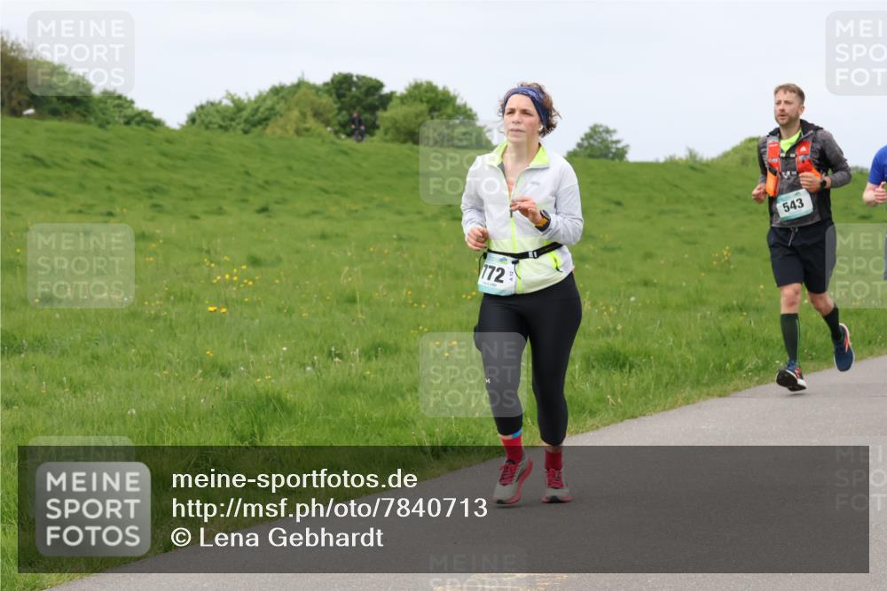 04.05.2025 - 8. Wedeler Halbmarathon Lena Gebhardt http://msf.ph/oto/7840713 04.05.2025 11:49:55 Laufen 772, 543 meine-sportfotos.de