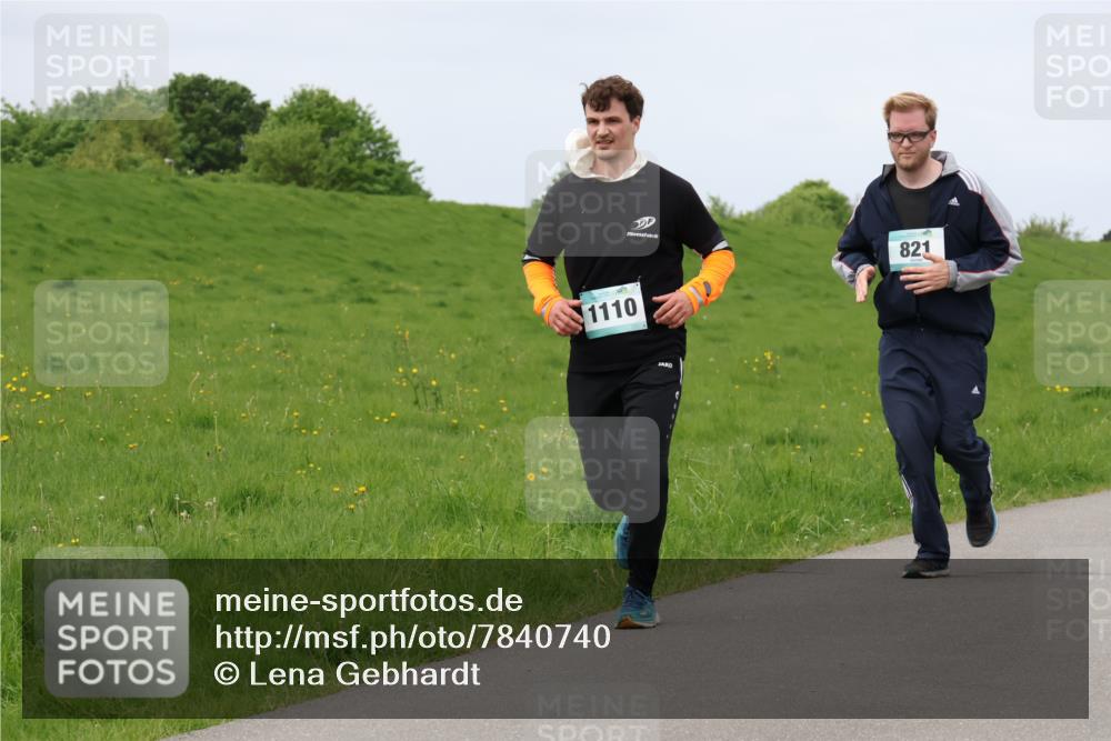 04.05.2025 - 8. Wedeler Halbmarathon Lena Gebhardt http://msf.ph/oto/7840740 04.05.2025 11:50:03 Laufen 1110, 821 meine-sportfotos.de
