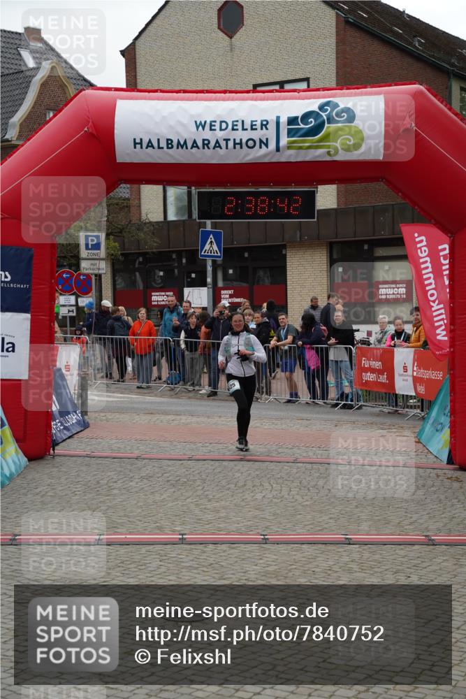 04.05.2025 - 8. Wedeler Halbmarathon Felixshl http://msf.ph/oto/7840752 04.05.2025 12:38:40 Ziel 525 meine-sportfotos.de