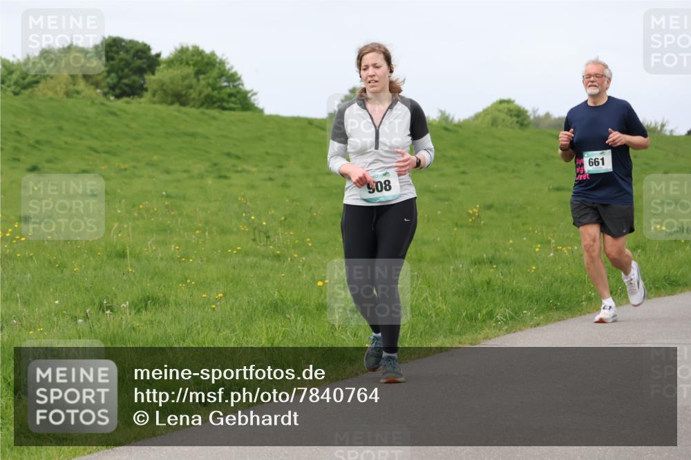 04.05.2025 - 8. Wedeler Halbmarathon Lena Gebhardt http://msf.ph/oto/7840764 04.05.2025 11:50:13 Laufen 908, 661 meine-sportfotos.de