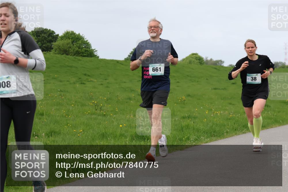 04.05.2025 - 8. Wedeler Halbmarathon Lena Gebhardt http://msf.ph/oto/7840775 04.05.2025 11:50:15 Laufen 86, 08, 661, 38 meine-sportfotos.de