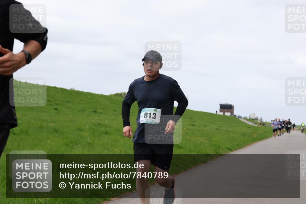 04.05.2025 - 8. Wedeler Halbmarathon Yannick Fuchs http://msf.ph/oto/7840789 04.05.2025 11:48:16 Laufen 823, 813 meine-sportfotos.de