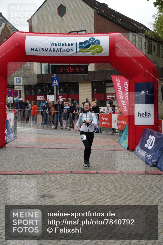 04.05.2025 - 8. Wedeler Halbmarathon Felixshl http://msf.ph/oto/7840792 04.05.2025 12:38:41 Ziel 525 meine-sportfotos.de