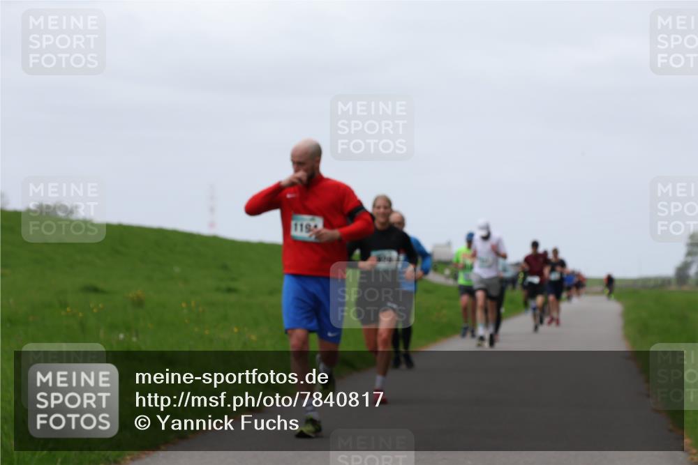 04.05.2025 - 8. Wedeler Halbmarathon Yannick Fuchs http://msf.ph/oto/7840817 04.05.2025 11:27:23 Laufen 119 meine-sportfotos.de