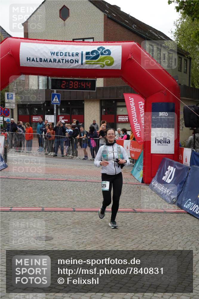 04.05.2025 - 8. Wedeler Halbmarathon Felixshl http://msf.ph/oto/7840831 04.05.2025 12:38:42 Ziel 525 meine-sportfotos.de