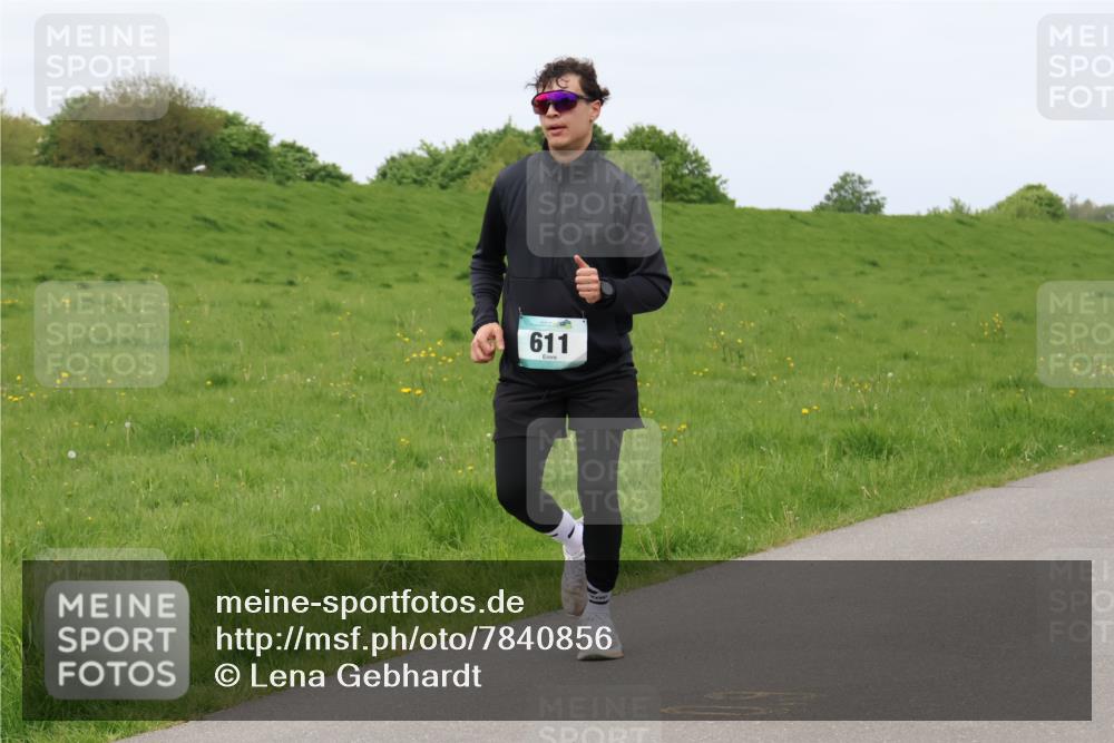 04.05.2025 - 8. Wedeler Halbmarathon Lena Gebhardt http://msf.ph/oto/7840856 04.05.2025 11:50:58 Laufen 611 meine-sportfotos.de