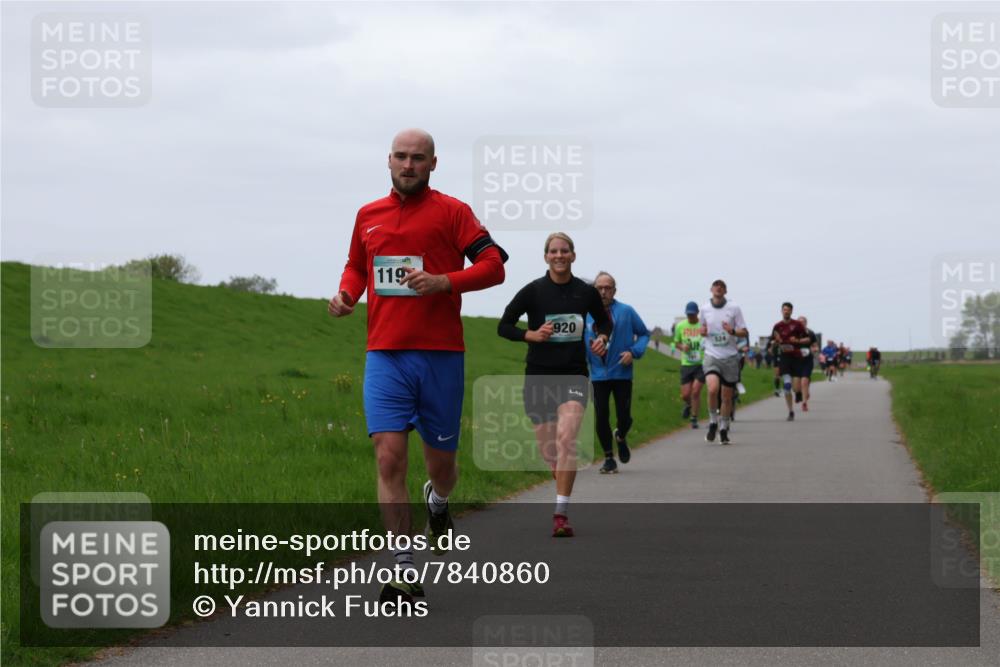 04.05.2025 - 8. Wedeler Halbmarathon Yannick Fuchs http://msf.ph/oto/7840860 04.05.2025 11:27:25 Laufen 119, 920 meine-sportfotos.de