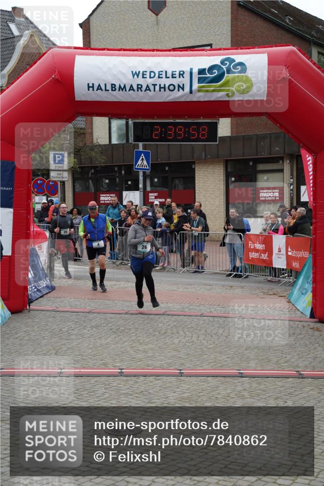 04.05.2025 - 8. Wedeler Halbmarathon Felixshl http://msf.ph/oto/7840862 04.05.2025 12:39:56 Ziel 4, 26, 29 meine-sportfotos.de