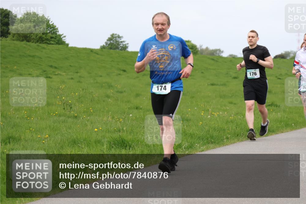 04.05.2025 - 8. Wedeler Halbmarathon Lena Gebhardt http://msf.ph/oto/7840876 04.05.2025 11:51:09 Laufen 176, 174, 32 meine-sportfotos.de