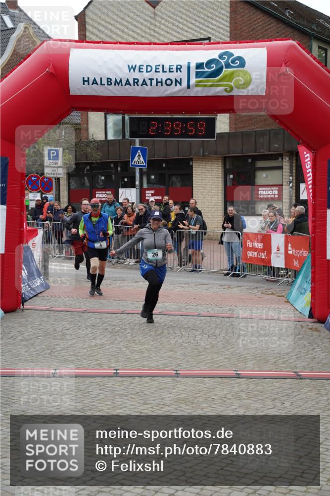 04.05.2025 - 8. Wedeler Halbmarathon Felixshl http://msf.ph/oto/7840883 04.05.2025 12:39:56 Ziel 4, 26, 29 meine-sportfotos.de