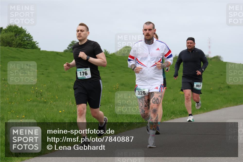 04.05.2025 - 8. Wedeler Halbmarathon Lena Gebhardt http://msf.ph/oto/7840887 04.05.2025 11:51:12 Laufen 176, 326, 1312, 997 meine-sportfotos.de