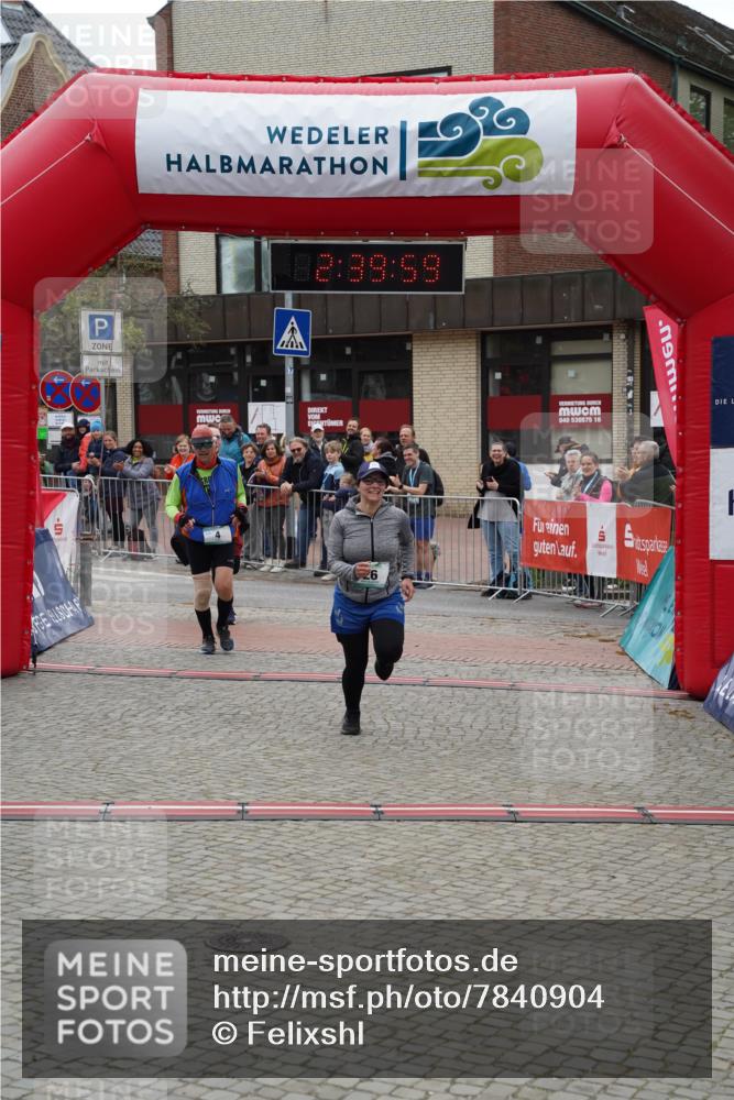 04.05.2025 - 8. Wedeler Halbmarathon Felixshl http://msf.ph/oto/7840904 04.05.2025 12:39:57 Ziel 4, 26, 29 meine-sportfotos.de