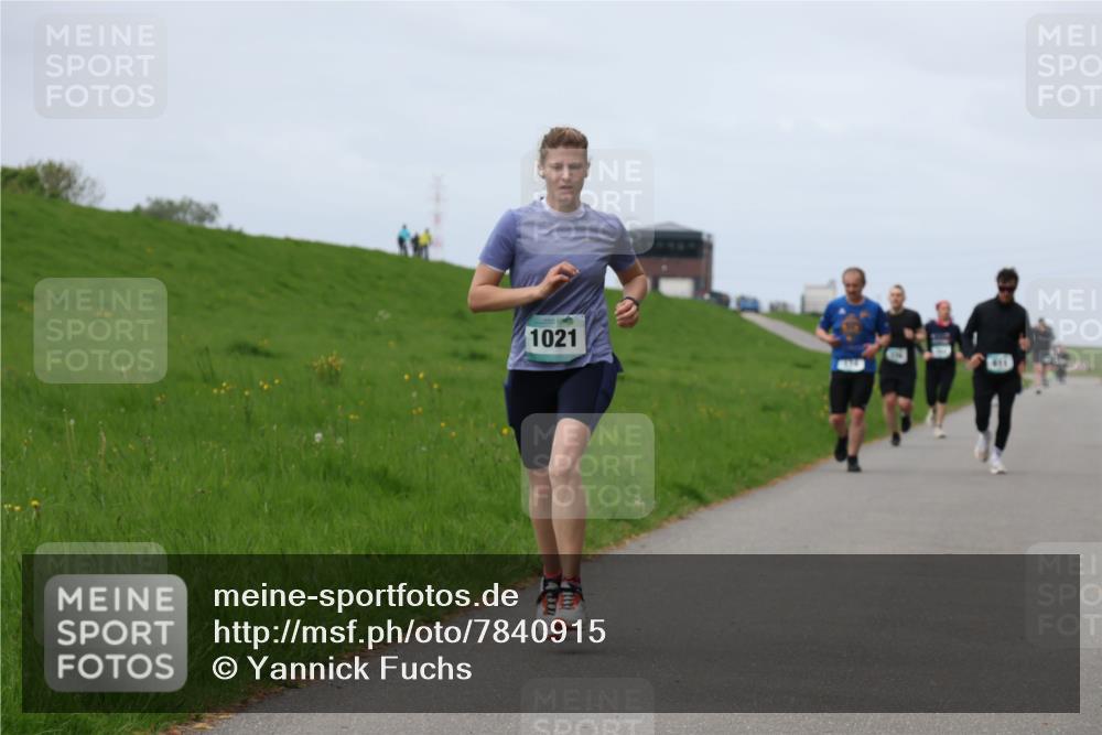 04.05.2025 - 8. Wedeler Halbmarathon Yannick Fuchs http://msf.ph/oto/7840915 04.05.2025 11:48:31 Laufen 1021 meine-sportfotos.de