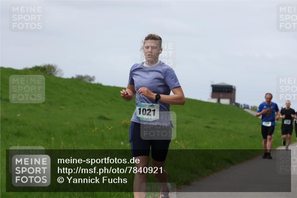 04.05.2025 - 8. Wedeler Halbmarathon Yannick Fuchs http://msf.ph/oto/7840921 04.05.2025 11:48:32 Laufen 1021 meine-sportfotos.de