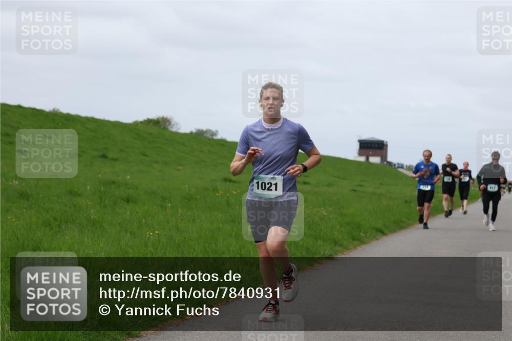 04.05.2025 - 8. Wedeler Halbmarathon Yannick Fuchs http://msf.ph/oto/7840931 04.05.2025 11:48:32 Laufen 1021 meine-sportfotos.de
