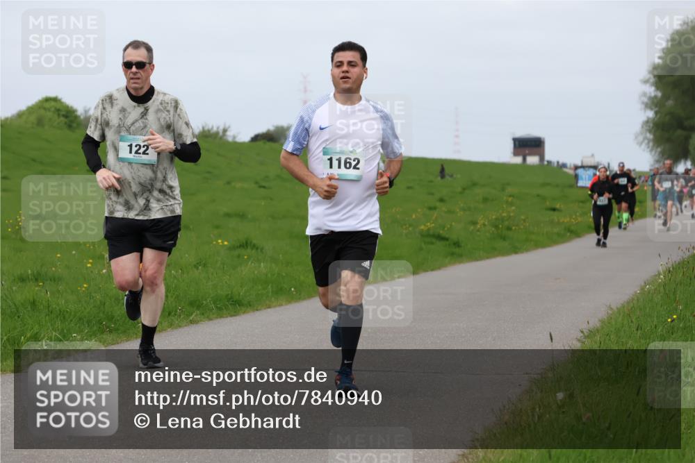 04.05.2025 - 8. Wedeler Halbmarathon Lena Gebhardt http://msf.ph/oto/7840940 04.05.2025 11:51:40 Laufen 122, 1162 meine-sportfotos.de