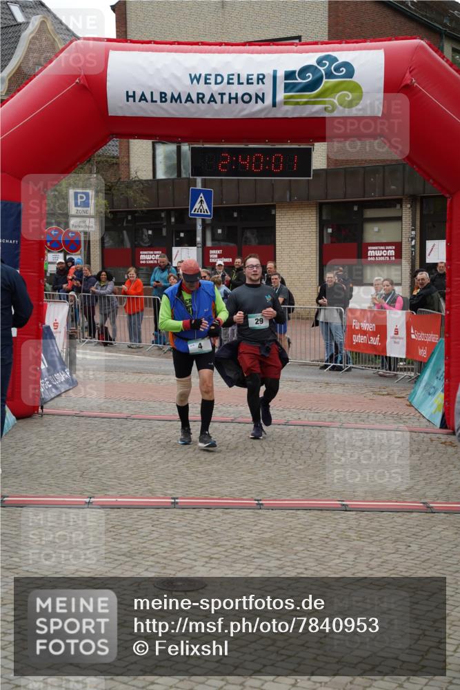 04.05.2025 - 8. Wedeler Halbmarathon Felixshl http://msf.ph/oto/7840953 04.05.2025 12:39:58 Ziel 4, 26, 29 meine-sportfotos.de
