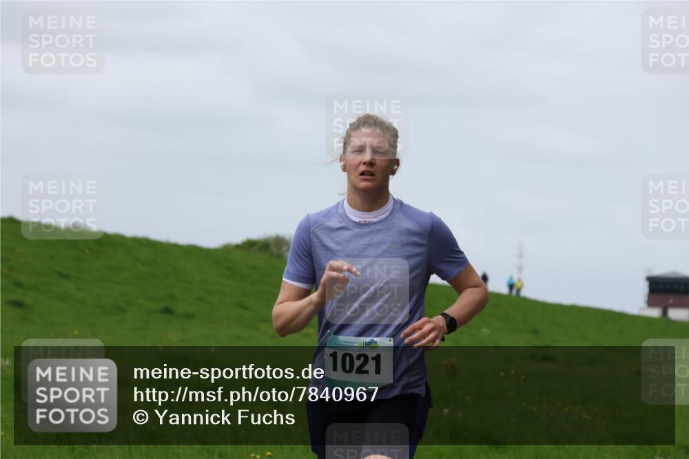 04.05.2025 - 8. Wedeler Halbmarathon Yannick Fuchs http://msf.ph/oto/7840967 04.05.2025 11:48:33 Laufen 1021 meine-sportfotos.de