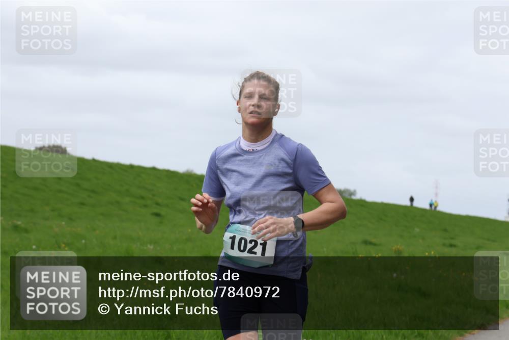 04.05.2025 - 8. Wedeler Halbmarathon Yannick Fuchs http://msf.ph/oto/7840972 04.05.2025 11:48:34 Laufen 1021 meine-sportfotos.de