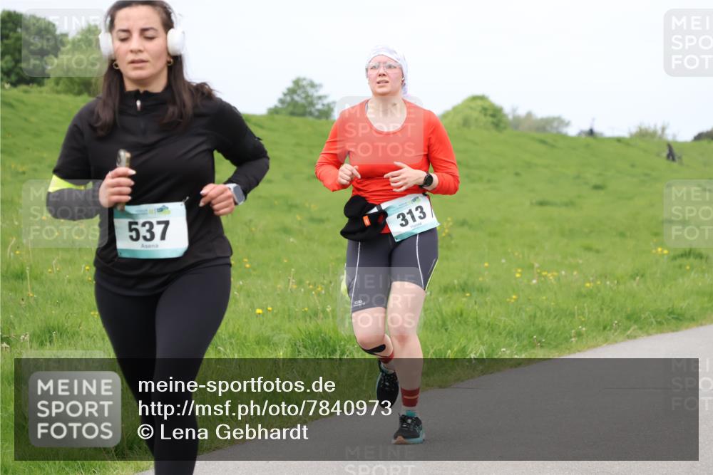 04.05.2025 - 8. Wedeler Halbmarathon Lena Gebhardt http://msf.ph/oto/7840973 04.05.2025 11:52:01 Laufen 537, 313 meine-sportfotos.de
