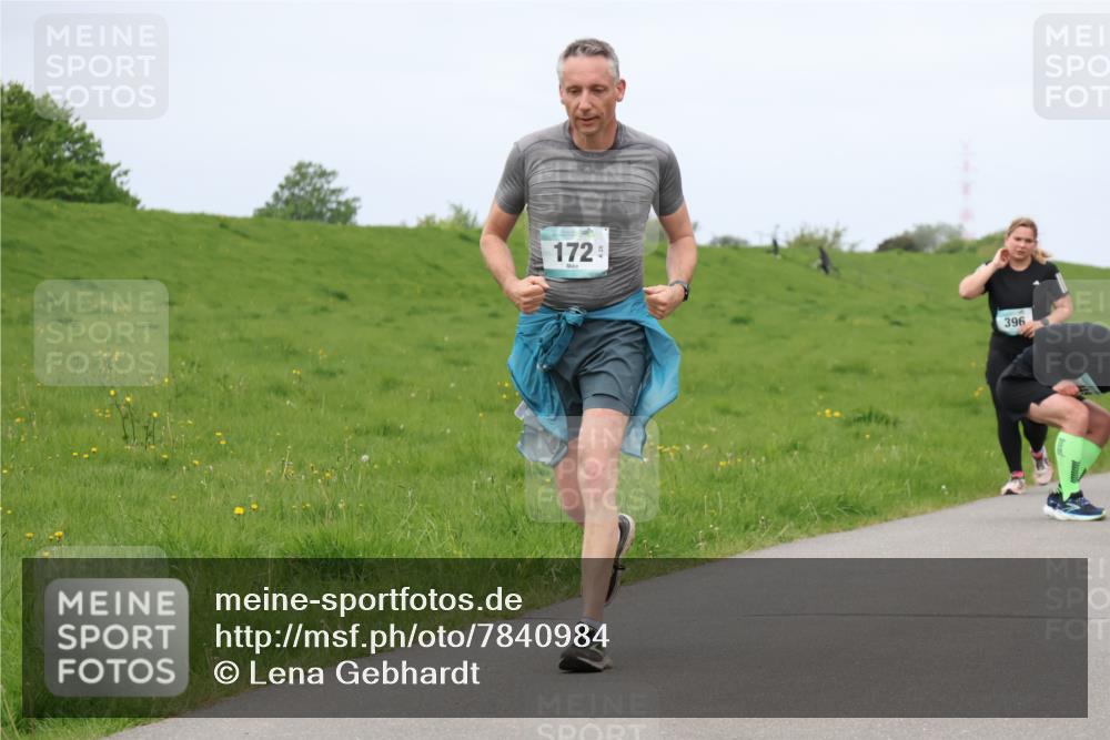 04.05.2025 - 8. Wedeler Halbmarathon Lena Gebhardt http://msf.ph/oto/7840984 04.05.2025 11:52:04 Laufen 172, 396 meine-sportfotos.de