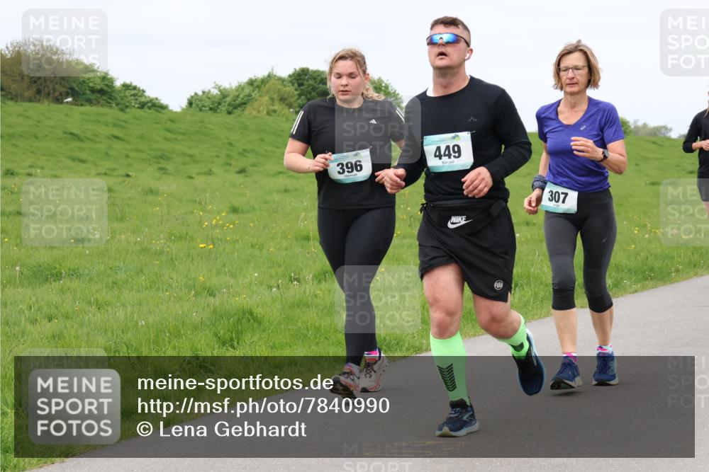 04.05.2025 - 8. Wedeler Halbmarathon Lena Gebhardt http://msf.ph/oto/7840990 04.05.2025 11:52:12 Laufen 396, 449, 307 meine-sportfotos.de