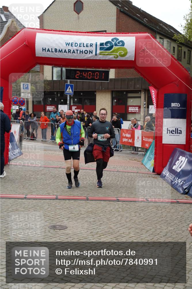 04.05.2025 - 8. Wedeler Halbmarathon Felixshl http://msf.ph/oto/7840991 04.05.2025 12:39:59 Ziel 4, 26, 29 meine-sportfotos.de