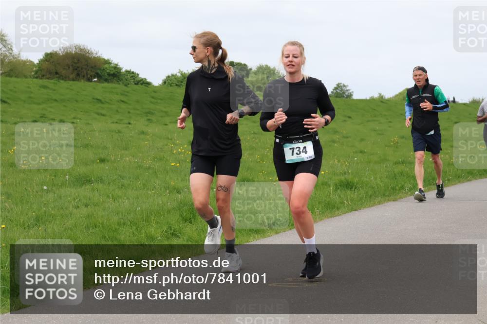 04.05.2025 - 8. Wedeler Halbmarathon Lena Gebhardt http://msf.ph/oto/7841001 04.05.2025 11:52:16 Laufen 734, 86 meine-sportfotos.de