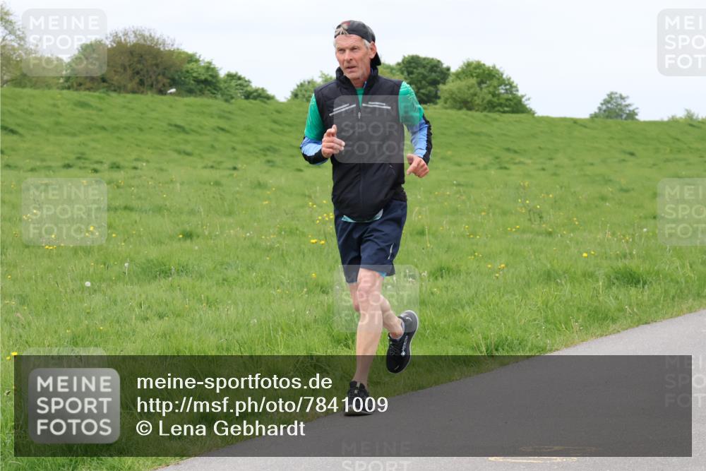 04.05.2025 - 8. Wedeler Halbmarathon Lena Gebhardt http://msf.ph/oto/7841009 04.05.2025 11:52:18 Laufen  meine-sportfotos.de